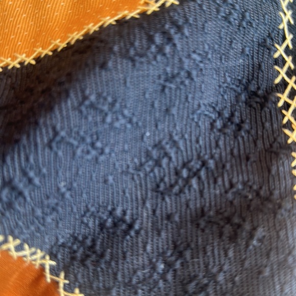 Beautiful hand sewn quilt. Every part is hand sewn including the binding. - Picture 11 of 14